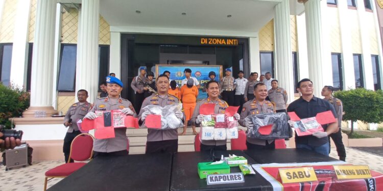 Ungkap Penyeludupan Narkoba, Polres Tanjab Barat Amankan 3 Kg Sabu, 2 Orang Tersangka
