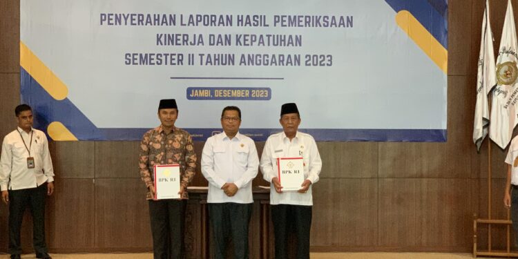 Hadiri Penyerahan LHP Semester II TA 2023, Ketua DPRD Minta Pemprov Segera Tindaklanjuti Temuan BPK