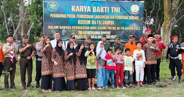 Peringati Hari Juang TNI AD ke 78, Dandim 0415 Jambi Dampingi Danrem 042 Gapu Tanam Pohon dan Bagi-bagi Sembako