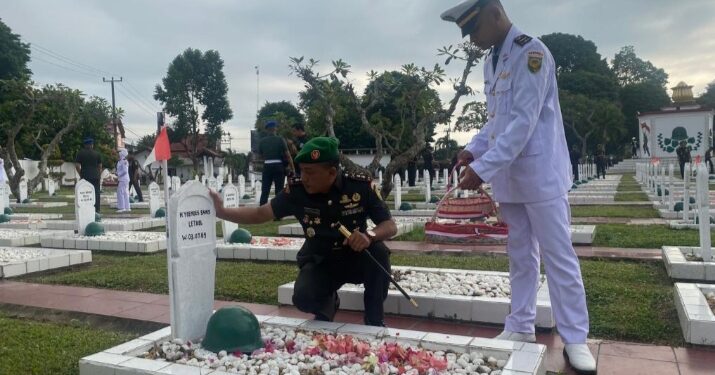 Dandim 0415/Jambi hadiri Ziarah di TMP Satria Bhakti