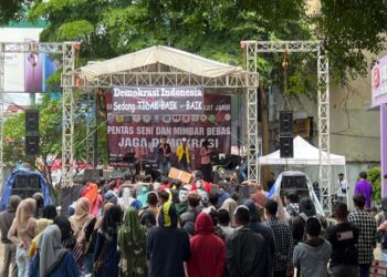 Mengaborsi Konstitusi Lewat Jalur Mahkamah Konstitusi