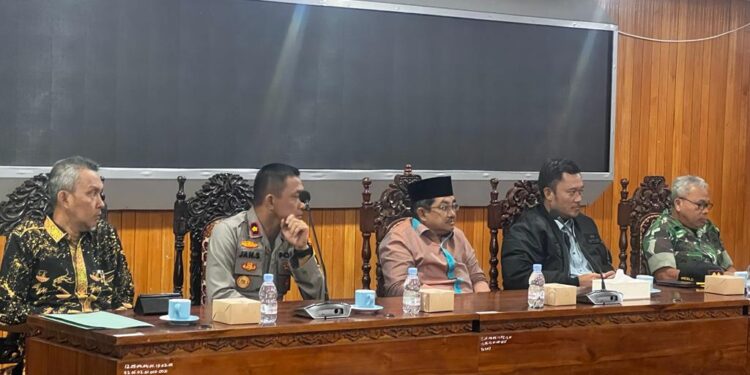 Bupati Anwar Sadat Pimpin Mediasi antara Masyarakat dengan PT. JADESTONE ENERGY