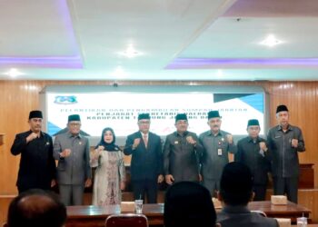 Anwar Sadat Lantik Dahlan Sebagai Pj. Sekda Tanjabbar
