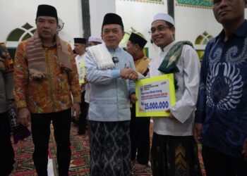 Safari Ramadhan di Desa Meranti, Gubernur Al Haris Ajak Masyarakat Pererat Silaturahmi