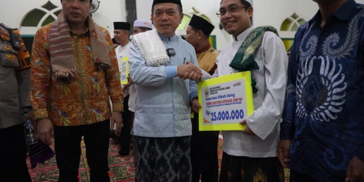 Safari Ramadhan di Desa Meranti, Gubernur Al Haris Ajak Masyarakat Pererat Silaturahmi