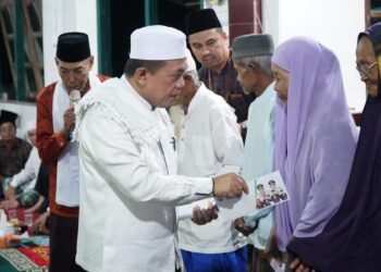 Malam Ke-12 Ramadhan, Gubernur Al Haris Tarawih di Desa Malapari