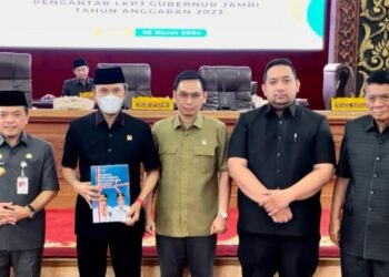 Edi Purwanto Pimpin Rapat Paripurna Penyampaian LKPJ Gubernur Jambi tahun anggaran 2023