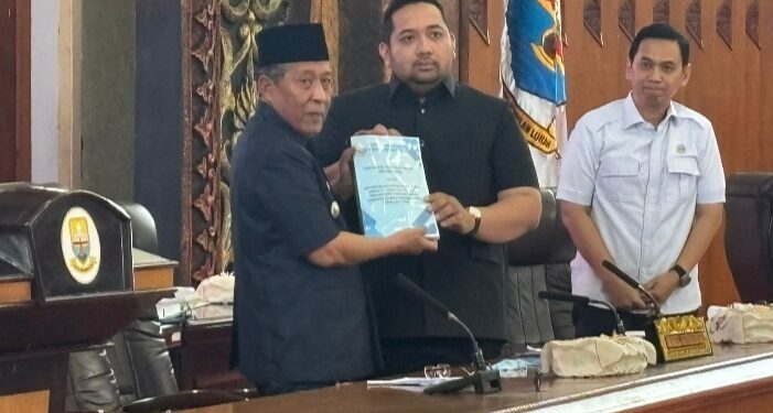 9 Fraksi DPRD Provinsi Jambi Paparkan Catatan Terkait Pandangan Umum LKPJ Gubernur Jambi Tahun Anggaran 2023