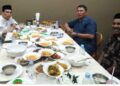 Menuju Pilkada 2024, Keakraban Hairan-Amin Makan Bersama