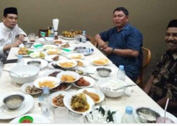 Menuju Pilkada 2024, Keakraban Hairan-Amin Makan Bersama