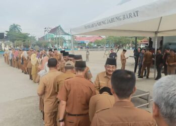 Pasca Cuti Lebaran, Bupati Tanjabbar Pimpin Silaturahmi dan Apel Gabungan