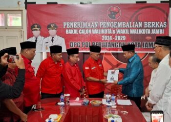 Di Dampingi Tim Pemenangan, H A Rahman Kembalian Formulir Penjaringan Bakal Calon Walikota Ke DPC PDI Perjuangan