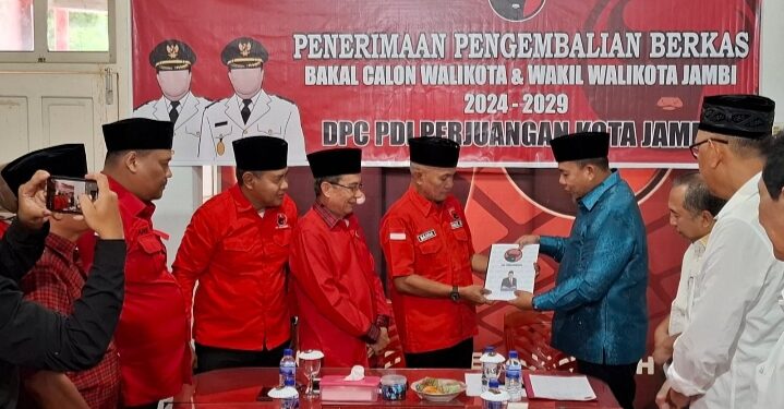 Di Dampingi Tim Pemenangan, H A Rahman Kembalian Formulir Penjaringan Bakal Calon Walikota Ke DPC PDI Perjuangan