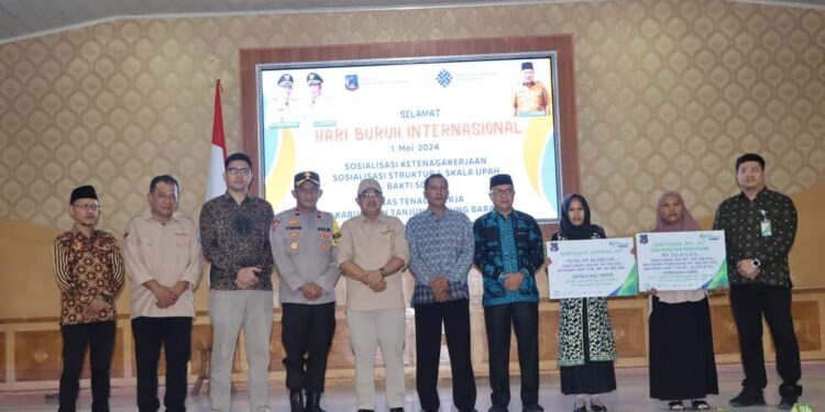 Anwar Sadat Buka Sosialisasi Ketenagakerjaan dan Talk Show Peringatan May Day