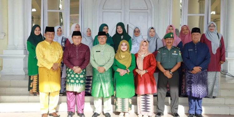 Wakili Bupati, Pj Sekda Tanjabbar Jadi Irup Peringatan Hardiknas 