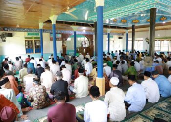 Anwar Sadat Laksanakan Safari Jumat di Masjid Raya Nurul Salaf Sungai Gebar