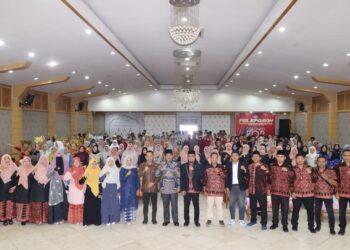 Anwar Sadat Hadiri Pelepasan Siswa/i dan Wisuda Tahfizul Qur’an SMAN 8 Tanjabbar 