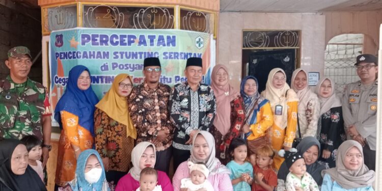 Camat Tungkal Ilir Hadiri Acara Intervensi Serentak Pencegahan Stunting di Posyandu Kelurahan Kampung Nelayan