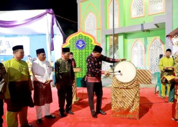 Pemukulan Beduk Tandai H. Hairan Secara Resmi Buka MTQ Desa Gemuruh 