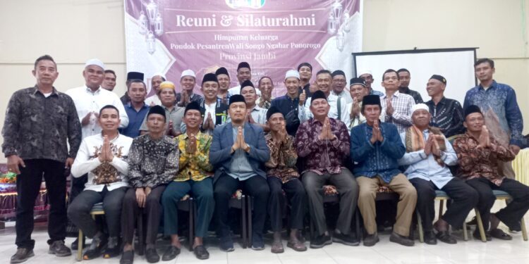 Cabup H. Hairan Hadiri Reuni dan Silaturahmi HK Ponpes Wali Songo Ngabar Ponorogo 