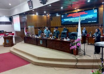 DPRD Tanjabbar Gelar Paripurna Dengarkan Pidato Bupati Terkait KUA APBD dan PPAS 2025