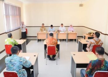 Harapkan Sekda Berkualitas, Bupati Asesmen Lima ASN Tanjabbar 