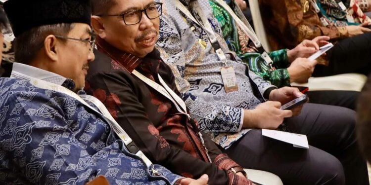 Ketua DPRD Bersama Bupati Tanjabbar Hadiri Penyerahan LHP LKPP 2023