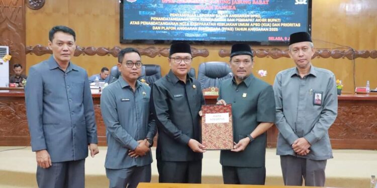 Pj. Sekda Hadiri Rapat Paripurna Ke-II DPRD Tanjabbar 