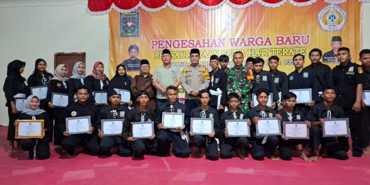 Hadiri Undangan Wisuda Tingkat 1 warga PSHT, H. Hairan Disambut Ratusan pendekar Silat