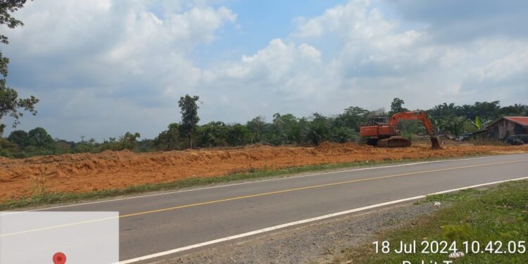 Diduga Beli Tanah Urug Kepada Masyarakat Tak Berizin, PT. JGC Jadi Sorotan Masyarakat