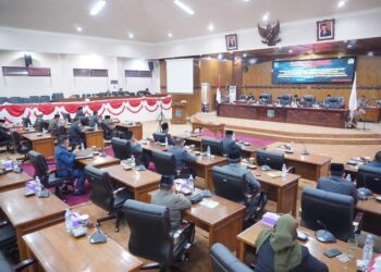 Bupati Hadiri Rapat Paripurna ke Empat DPRD Kabupaten Tanjabbar Tahun 2024