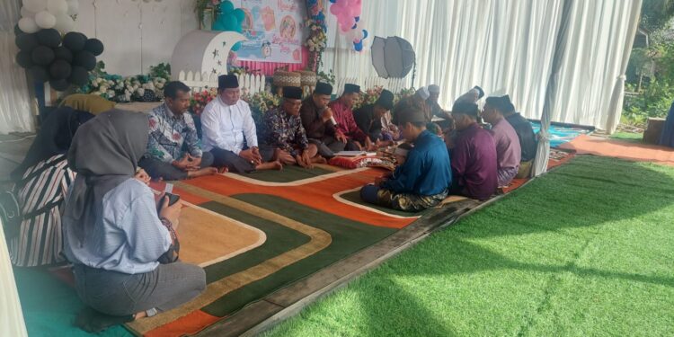 Warga Senyerang Antusias Sambut Hangan Kedatangan Hairan dan Istri