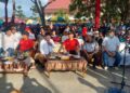 Bupati Lepas Lomba Panjat Pinang HUT RI Ke-79 dan Hari Jadi Tanjabbar Ke-59