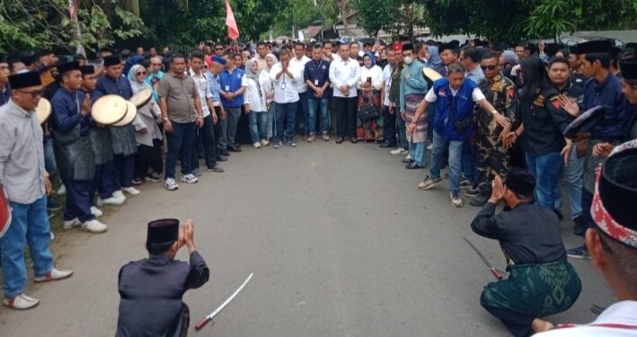 Tidak Butuh Waktu Lama, Ditinggal Saniatul, Romi Daftar ke KPU Gandeng Letjen (purn) Sudirman