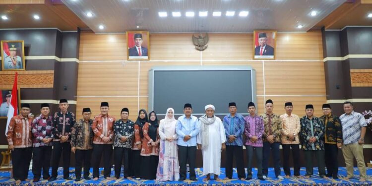 Ketua DPRD Sementara Tanjabbar Hadiri Pelepasan Kafilah MTQ Ke-57 Tingkat Provinsi Jambi 