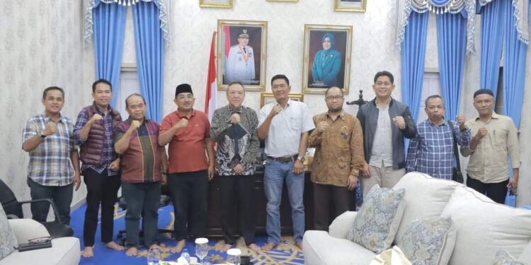 Bupati Tanjabbar Terima Kunjungan Calon Investor Jepang Bahas Potensi Perikanan