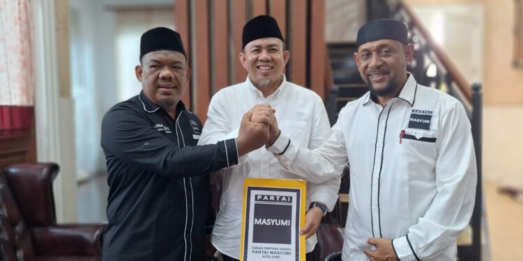 Kunjungi Rumah H Abdul Rahman, Partai Masyumi Dukung Rahman – Guntur, Langsung Serahkan Surat Dukungan