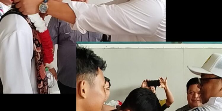 H Abdul Rahman-H Andi Muhammad Guntur Sambut Atlet PON Jambi dan Serahkan Uang Pembinaan