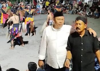 Pak Kumis Dampingi Cawako Rahman di Pagelaran Seni Budaya Kuda Kepang