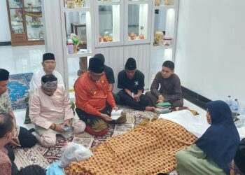 Wakil Ketua DPRD Ivan Wirata Bersama Pjs Gubernur Jambi Sambangi Rumah Duka, Korban Reruntuhan Tembok SMKN1