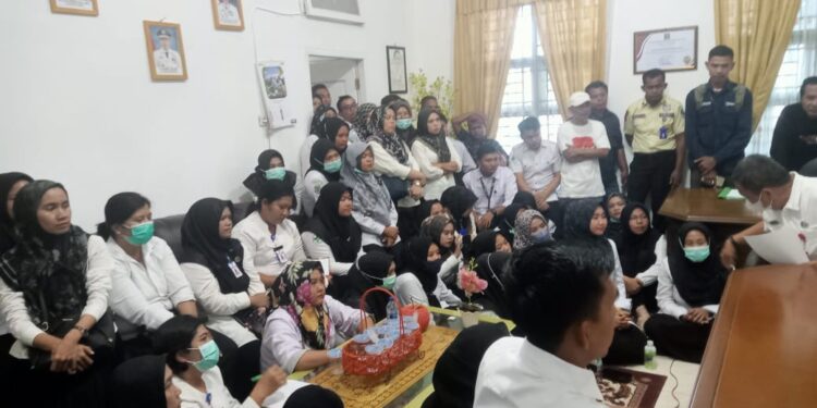 Tak Ada Kejelasan dari BKPSDM, Puluhan Tenaga BLUD Datangi Dinkes, Ini Hasilnya..
