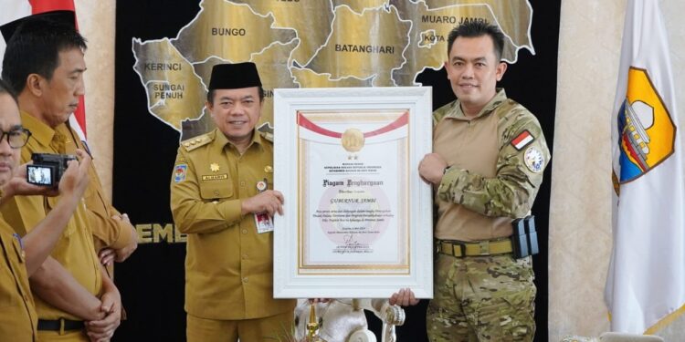 Al Haris Pernah Terima Penghargaan dari Densus 88 Anti Teror Polri