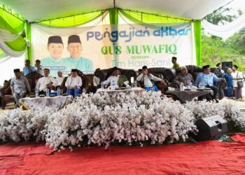 Tabligh Akbar di Sungai Bahar, Gus Muwafiq Bersama Ribuan Warga Doakan Haris-Sani Jadi Gubernur Jambi 2024-2029