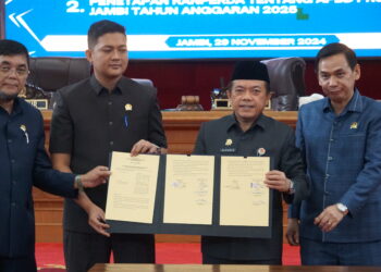DPRD Jambi Tetapkan APBD Jambi 2025 Sebesar Rp 4,575 T