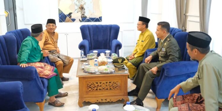 Bupati Tanjab Barat Hadiri Rapat Paripurna HUT Ke-76 Kabupaten Batanghari