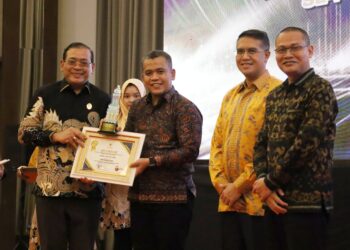 Bawaslu Jambi Borong Predikat Informatif diMalam Penganugerahan Keterbukan Informasi Badan Publik se-Provinsi Jambi Tahun 2024