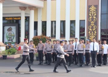 Apel Gelar Pasukan Operasi Lilin 2024: Kapolres Tanjab Barat Tekankan Sinergi dan Kesiapan