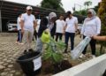 Bawaslu Jambi Tanam Pohon ‘Integritas’