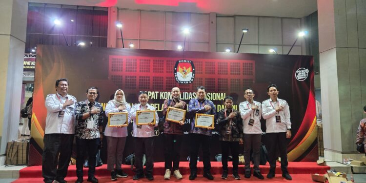 Tutup Akhir Tahun, KPU Provinsi Jambi Terima 4 Penghargaan dari KPU RI