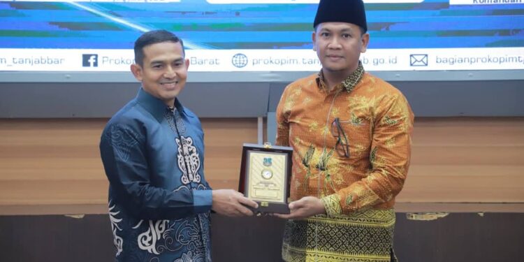 Perkuat Sinergi Maritim, Sekda Tanjab Barat Sambut Kunjungan Komandan Lanal Palembang